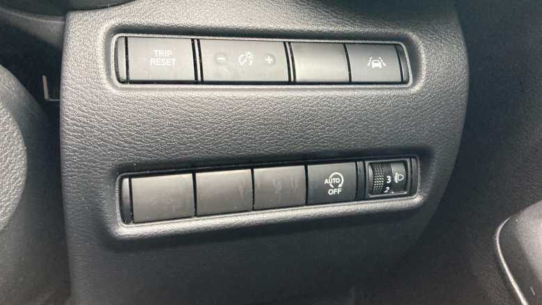 Nissan Juke 1.0 DiG-T N-Connecta 5dr DCT Petrol Hatchback